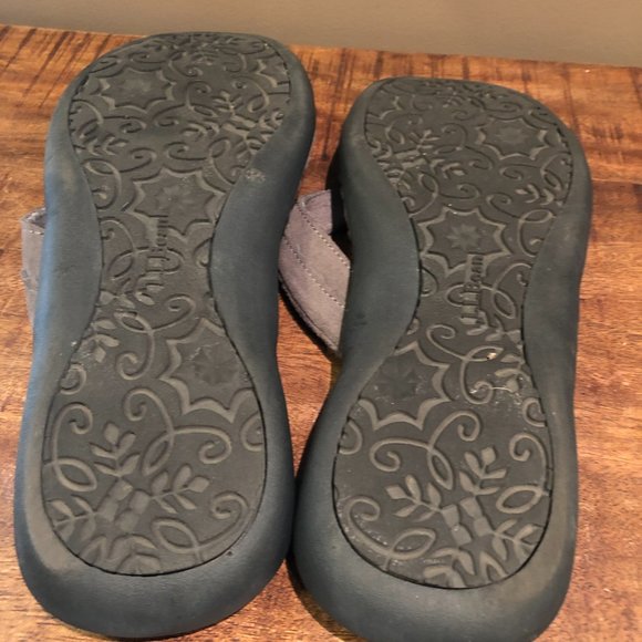 LL Bean Sherpa Flip Flops - Picture 6 of 10